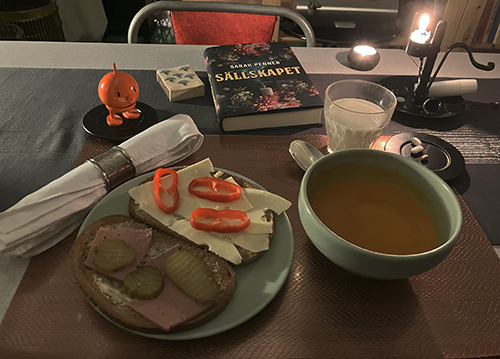 Tomatsoppa och mackor Hopptimisten och Sällskapet Tomatsoppa och mackor Hopptimisten och Sällskapet