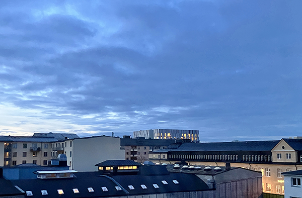 Ljusblå morgonhimmel över UKK slutet av feb 2025