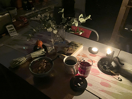 Tisdagsfrukost med tända ljus Hopptimisten o Kokain