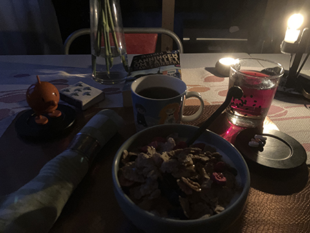 Tisdagsfrukost med tända ljus Tisdagsfrukost med tända ljus