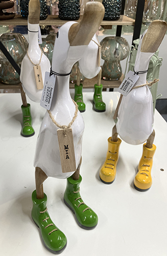 Gås i gröna kängor som heter Mia på Fullerö