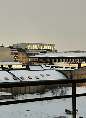 Grå himmel över UKK