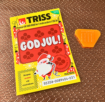 Trisslott och orange skrapare Trisslott och orange skrapare