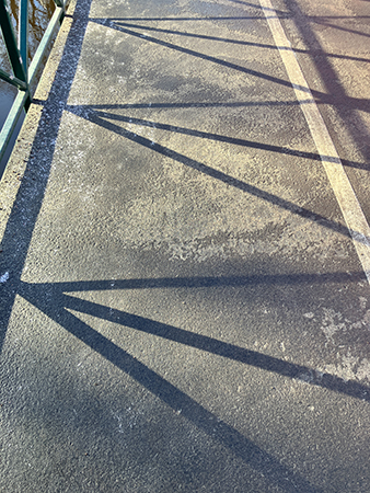 Skuggor på Haglunds bro