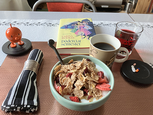 Måndagsfrukost med Hopptimisten o Döden tar semester