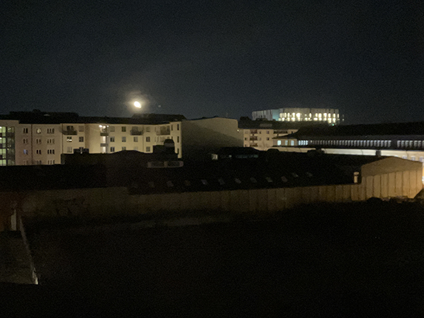 Marsnatt mot baksidan o UKK måne