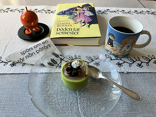 Söndagsfika vid köksbordet med Hopptimisten Noisette o Döden tar semester