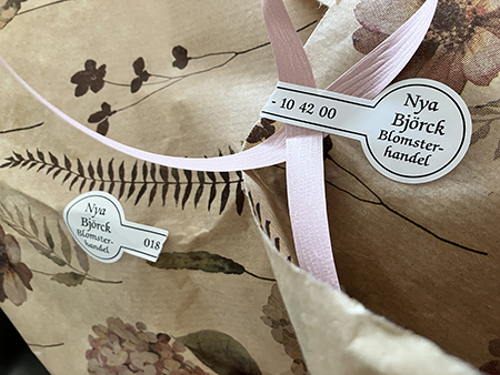 Förpackning från Nya Björck blomsterhandel