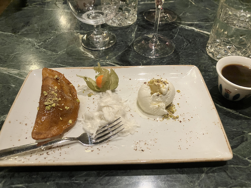 Pannkaksdessert med glass Byblos