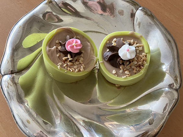 Två Noisette på silverfat Två Noisette på silverfat