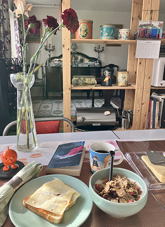 Första frukosten i mars 2025