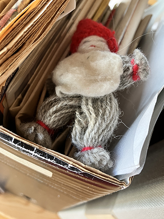 Garntomte upphittad i mars ovanpå receptsamling