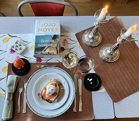 Förrätt blini med kallrökt lax smetana o pepparrotskräm Helgens goda v 15 2025