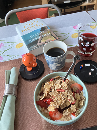 Tisdagsfrukost med Hopptimisten o krigsbrudarna