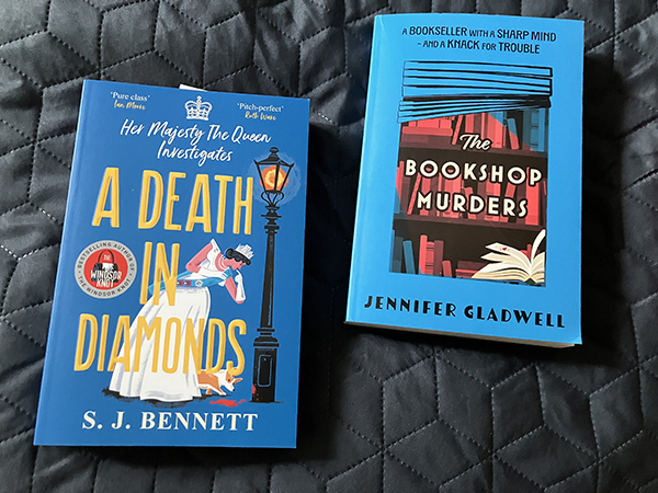 Böckerna A death in diamonds och The Bookshop murders