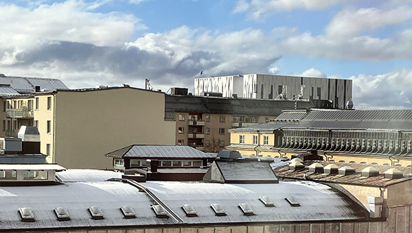 Frostigt tak UKK och moln som kommer närmare