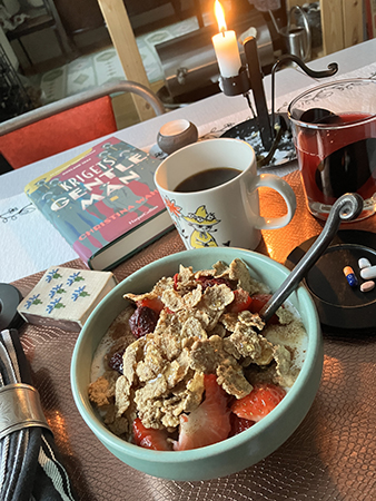 Onsdagsfrukost med Hopptimisten Krigets gentlemän o tända ljus