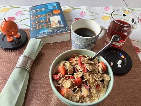 Onsdagsfrukost med Hopptimisten och Keep you close