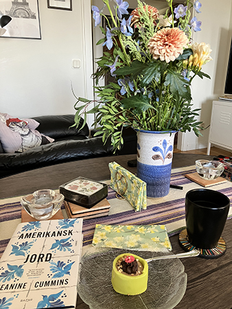 Söndagsfika med Noisette o födelsedagsbuketten