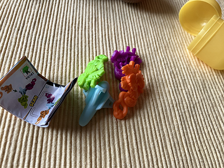 Kinderegg smådelar och beskrivning