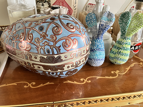 Plåtägg och Vs kaniner på drinkvagnen