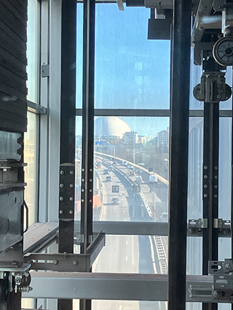 I hotellhissen utsikt mot Globen
