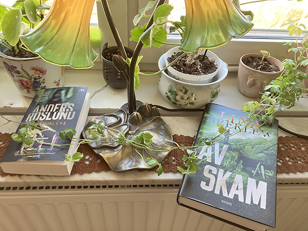 Böckerna Jamåhonleva och Av skam