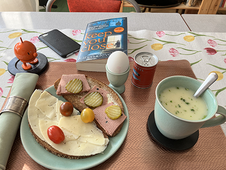 Hemmalunch med Hopptimisten o Keep you close