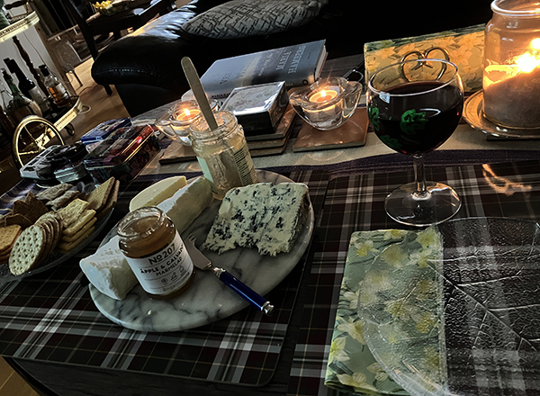 Ostbricka kex och chianti