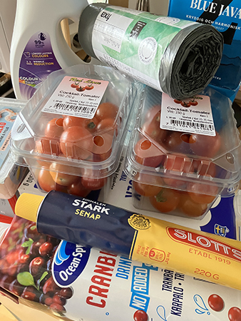 Tomater fil tvättmedel soppåsar senap tranbärsdricka räksallad