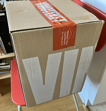 En låda vin från Vinoteket