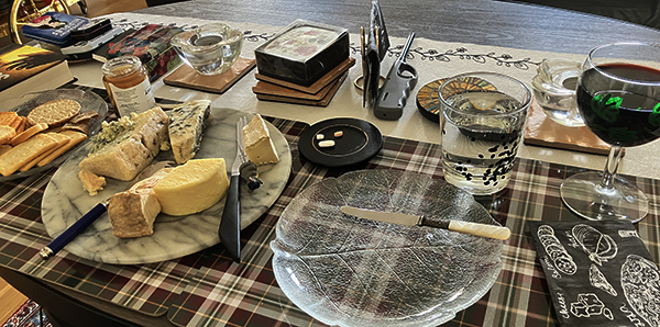 Ostbricka kex och Toscanskt rödvin