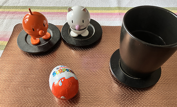 Övervakarna Hopptimisten o Hopptikissen Kinderegg och kaffe