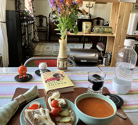 Mackor o gazpacho med Hopptisarna o Glaselefanten