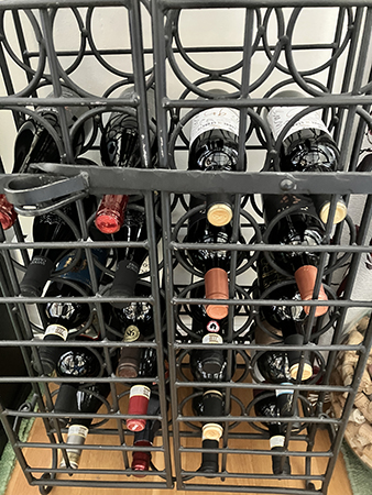 Påfyllt i vinskåpet