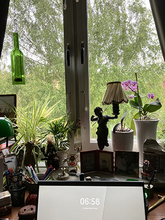 Utsikt från hemmaarbetsplatsen Utsikt från hemmaarbetsplatsen