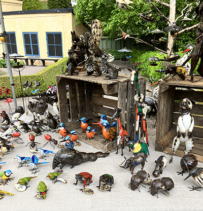 Fina små djur i metall