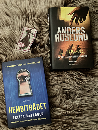 Böckerna Hembiträdet och Litapåmig