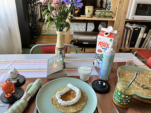 Pannkakor med Hopptisarna och Korpen