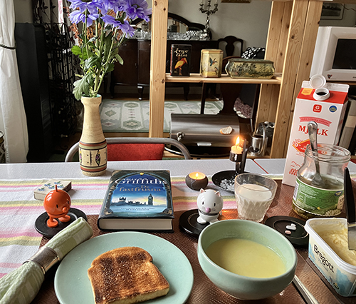 Rostat bröd o Thaisoppa med Hopptisarna De fastfrusna o tända ljus