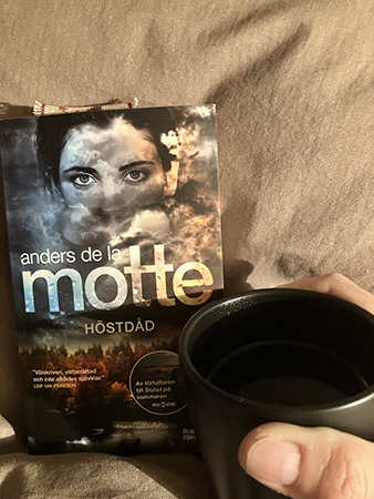 Höstdåd och kaffe på sängen midsommaraftons morgon 2025