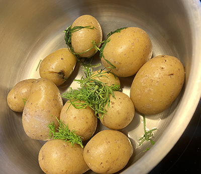 Kokt potatis med dill