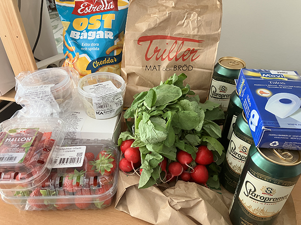 Sill gubbröra ostbågar Trillerpåse rädisor öl bär smörgåstårta inlägg