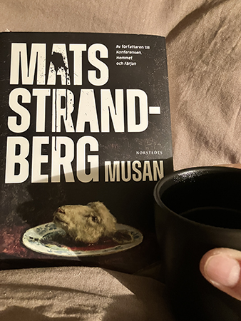 Boken Musan och kaffe på sängen