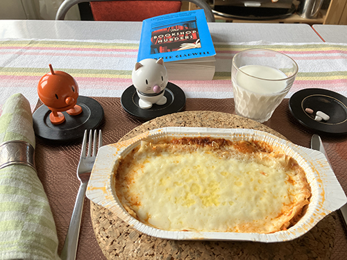 Dafgårds kycklinglasagne Hopptisarna och The Bookshop Murders