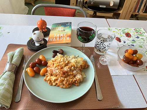 Italiensk kycklingpasta corvina i glaset tomater oliver Hopptisarna och En förlorad man