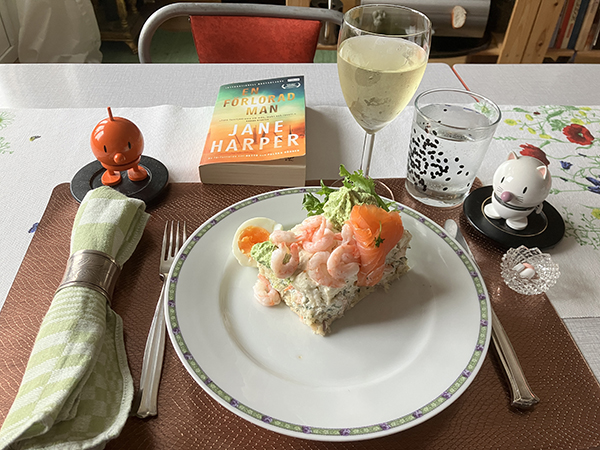 Lördagsmiddag med Hopptisarna och En förlorad man riesling o smörgåstårta