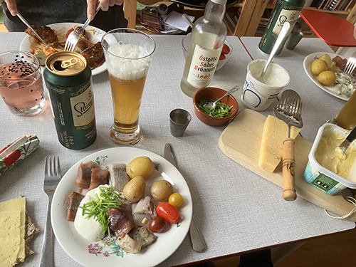 Sill o potatis o järpar o potatissallad öl snaps