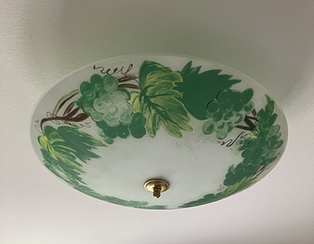 Takplafonden i gästrumstaket är rak