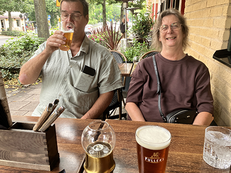 Öldrickande på Churchill Arms